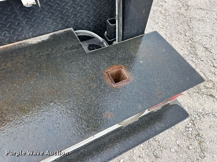 image for item ER8721 2021 Ford F550 SuperCab utility / service truck