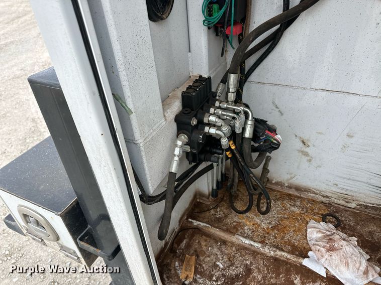 image for item ER8721 2021 Ford F550 SuperCab utility / service truck