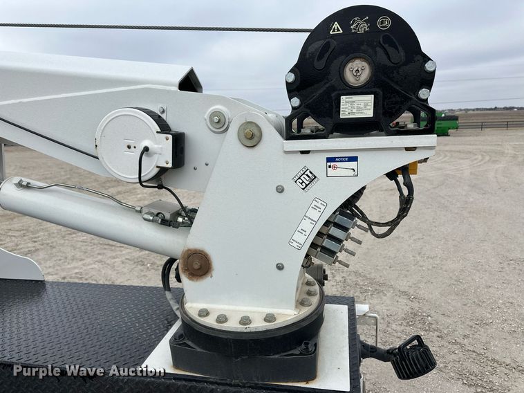 image for item ER8721 2021 Ford F550 SuperCab utility / service truck