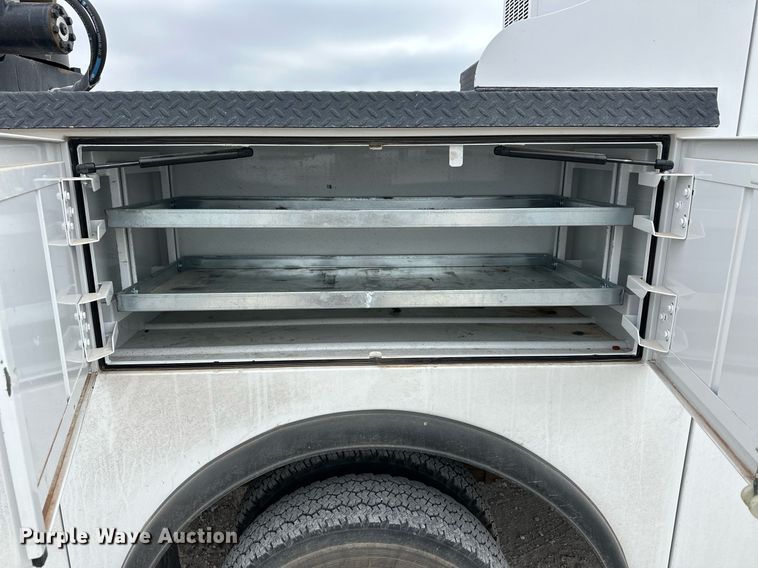 image for item ER8721 2021 Ford F550 SuperCab utility / service truck