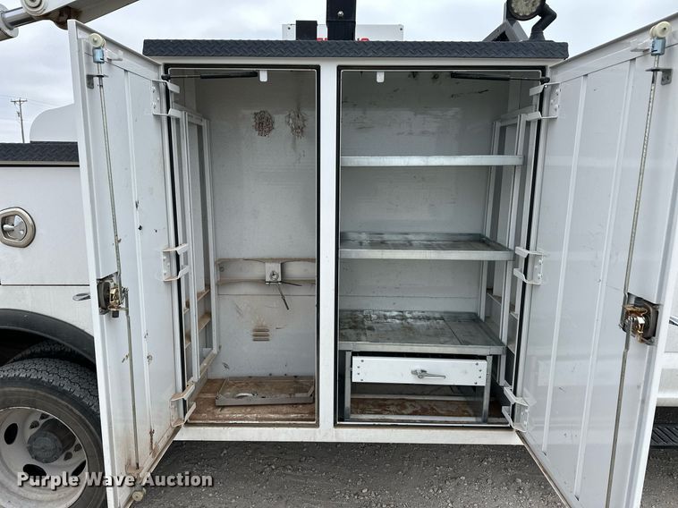 image for item ER8721 2021 Ford F550 SuperCab utility / service truck