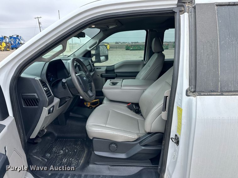 image for item ER8721 2021 Ford F550 SuperCab utility / service truck