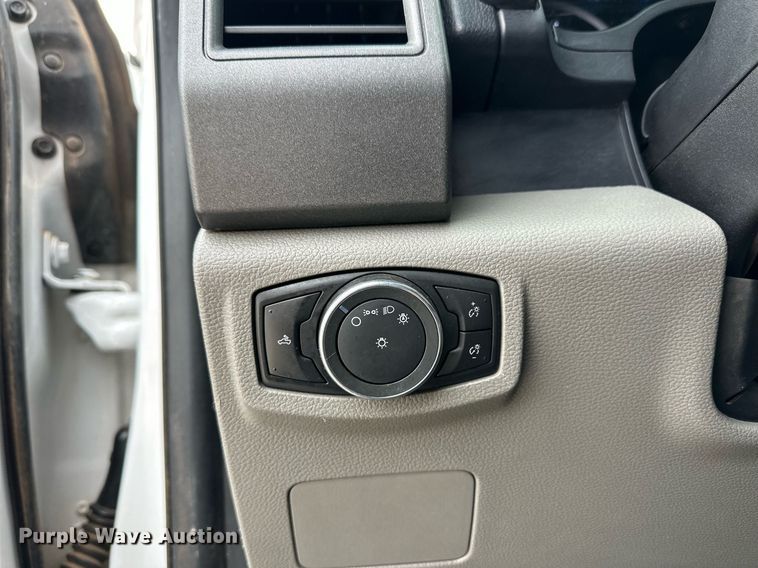 image for item ER8721 2021 Ford F550 SuperCab utility / service truck