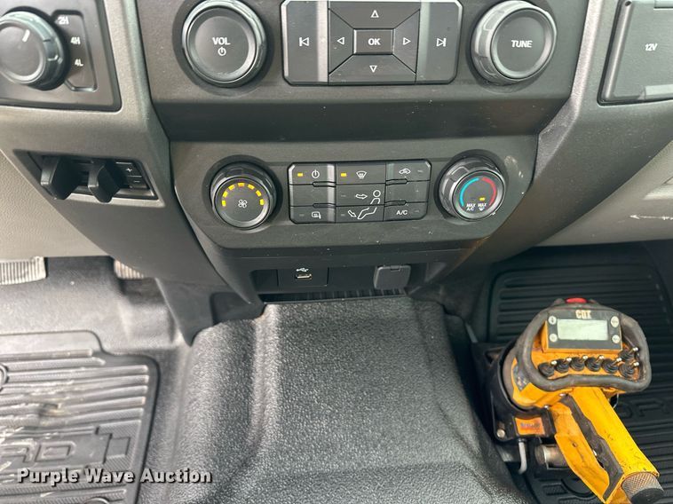 image for item ER8721 2021 Ford F550 SuperCab utility / service truck