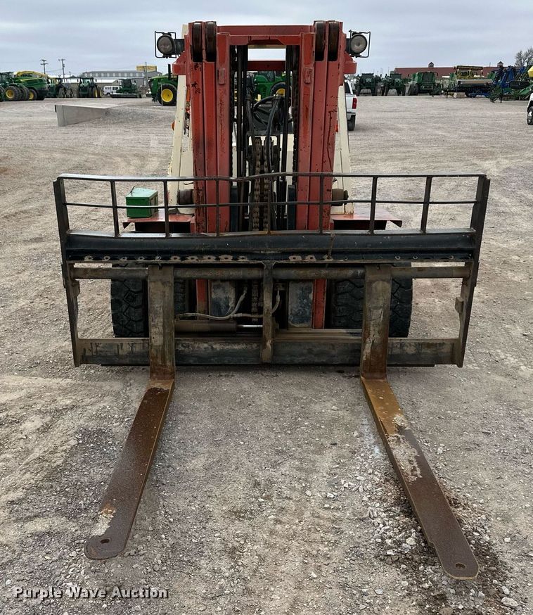 image for item ER8724 Nissan DF05A70V forklift