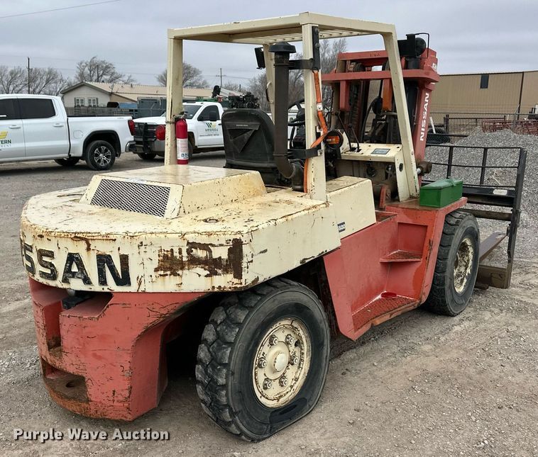 image for item ER8724 Nissan DF05A70V forklift