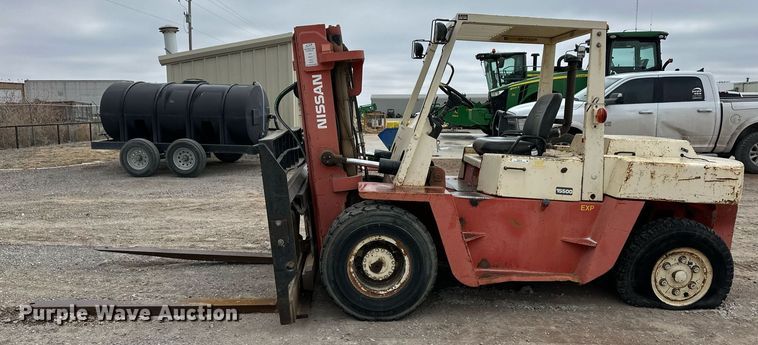 image for item ER8724 Nissan DF05A70V forklift
