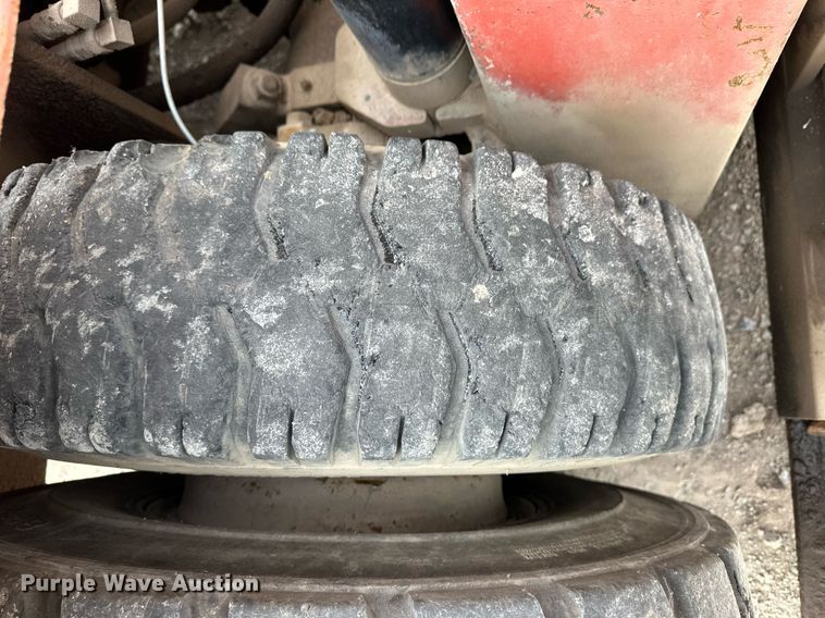 image for item ER8724 Nissan DF05A70V forklift