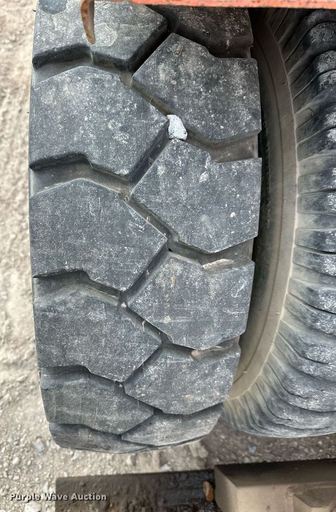 image for item ER8724 Nissan DF05A70V forklift