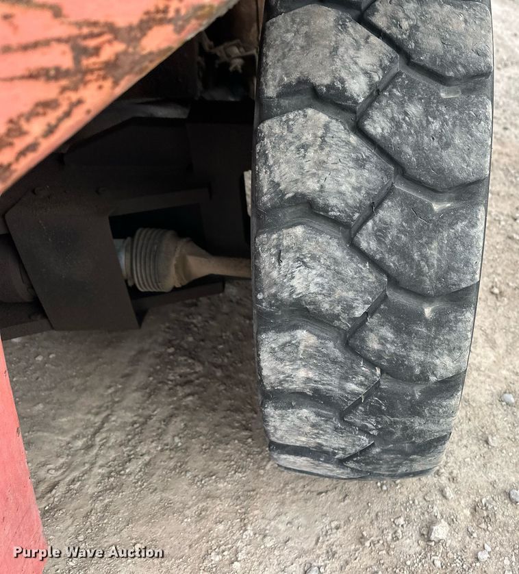 image for item ER8724 Nissan DF05A70V forklift