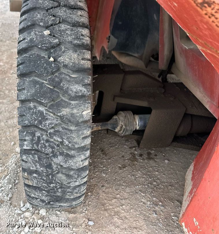 image for item ER8724 Nissan DF05A70V forklift