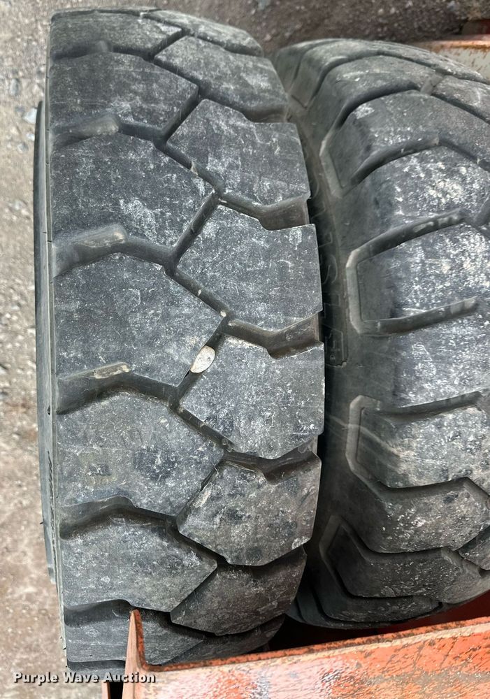 image for item ER8724 Nissan DF05A70V forklift