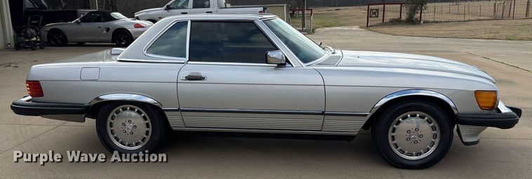 image for item EY9908 1987 Mercedes Benz 560 SL 