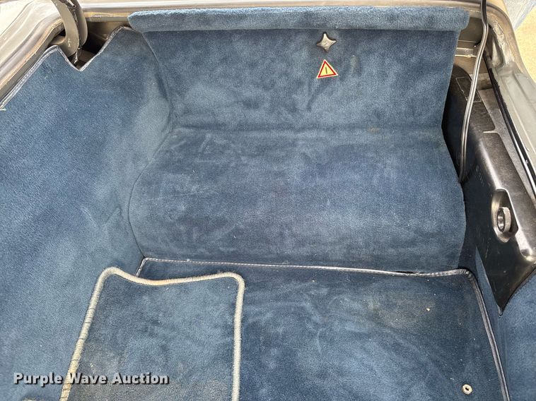 image for item EY9908 1987 Mercedes Benz 560 SL 