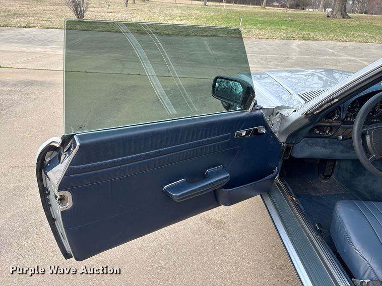 image for item EY9908 1987 Mercedes Benz 560 SL 