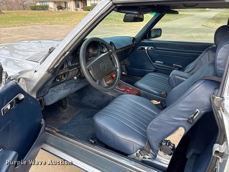 image for item EY9908 1987 Mercedes Benz 560 SL 