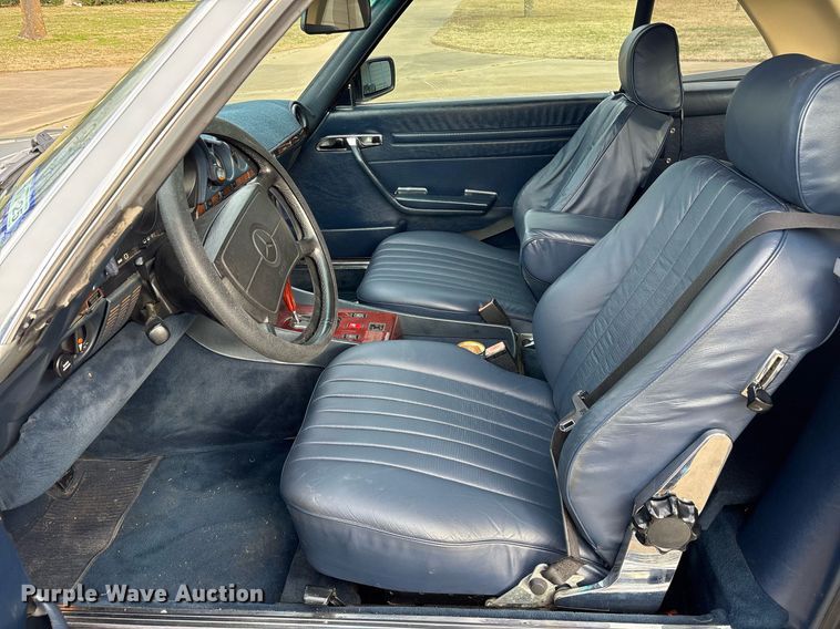 image for item EY9908 1987 Mercedes Benz 560 SL 