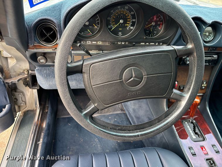 image for item EY9908 1987 Mercedes Benz 560 SL 