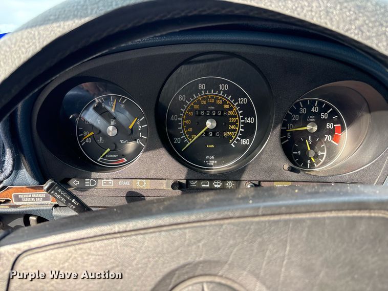 image for item EY9908 1987 Mercedes Benz 560 SL 