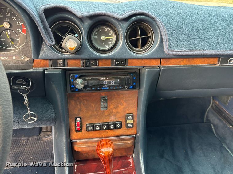 image for item EY9908 1987 Mercedes Benz 560 SL 