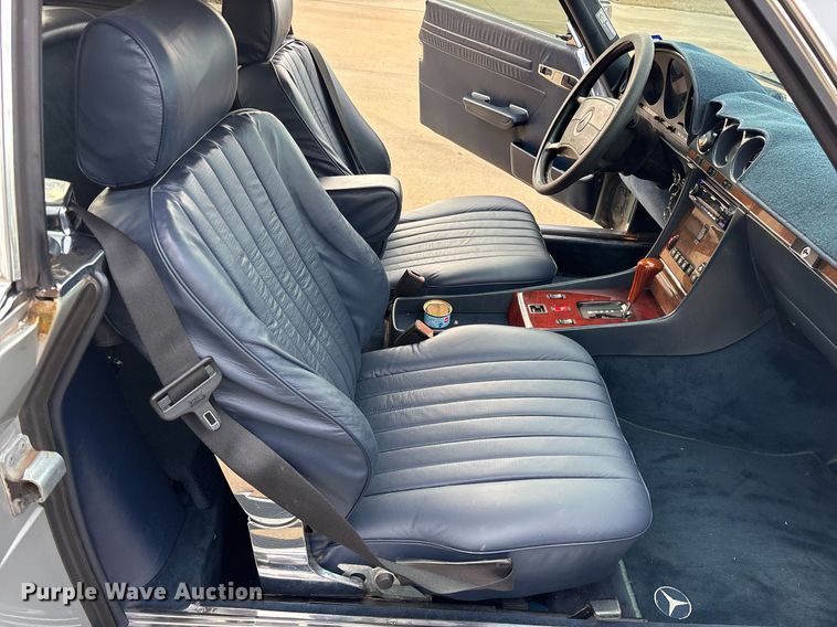 image for item EY9908 1987 Mercedes Benz 560 SL 