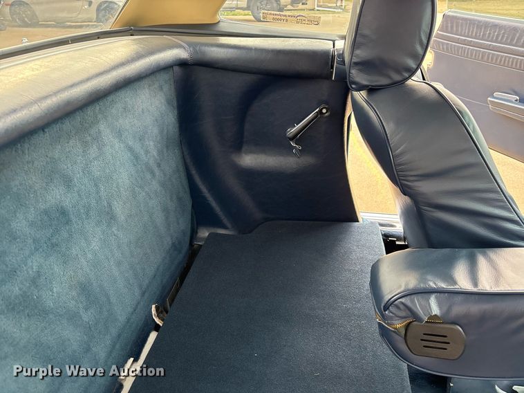 image for item EY9908 1987 Mercedes Benz 560 SL 