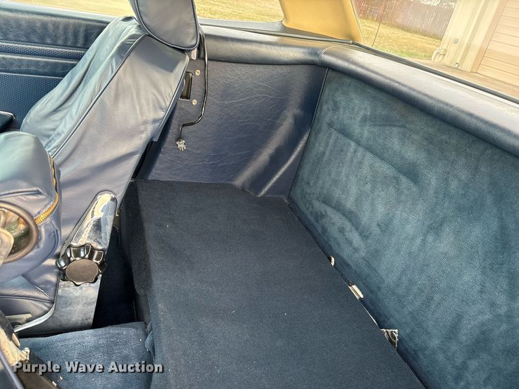 image for item EY9908 1987 Mercedes Benz 560 SL 