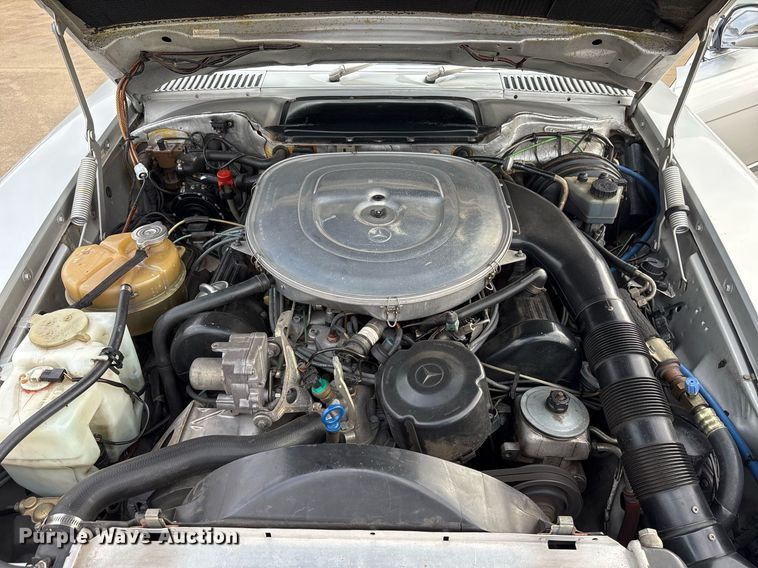 image for item EY9908 1987 Mercedes Benz 560 SL 