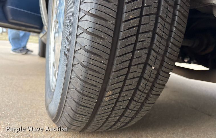 image for item EY9908 1987 Mercedes Benz 560 SL 