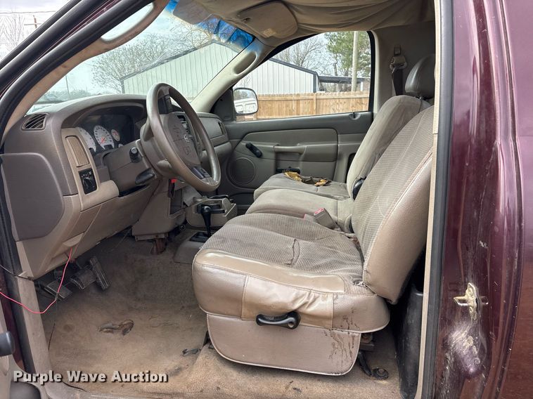 image for item EY9932 2004 Dodge Ram 1500 pickup truck