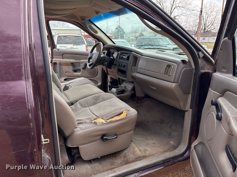 image for item EY9932 2004 Dodge Ram 1500 pickup truck