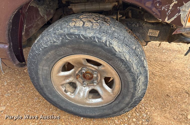 image for item EY9932 2004 Dodge Ram 1500 pickup truck