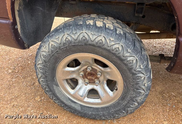 image for item EY9932 2004 Dodge Ram 1500 pickup truck