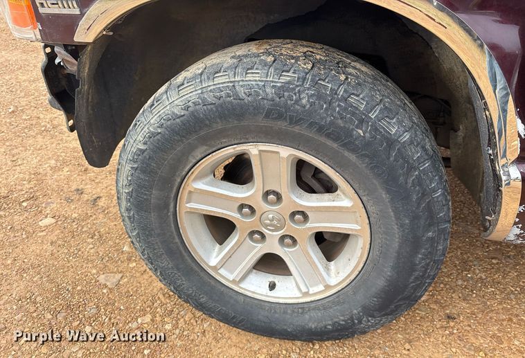 image for item EY9932 2004 Dodge Ram 1500 pickup truck