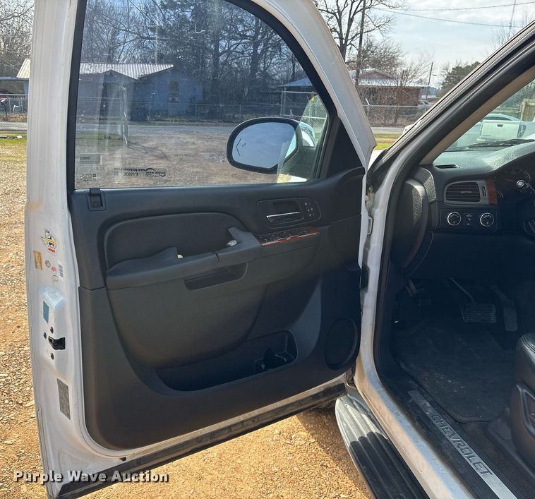 image for item EY9936 2013 Chevrolet Tahoe SUV