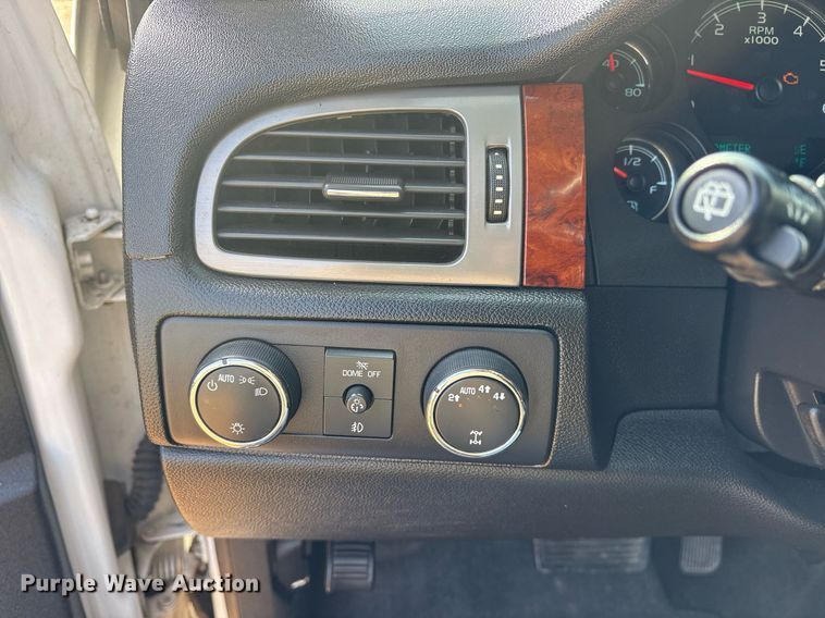 image for item EY9936 2013 Chevrolet Tahoe SUV