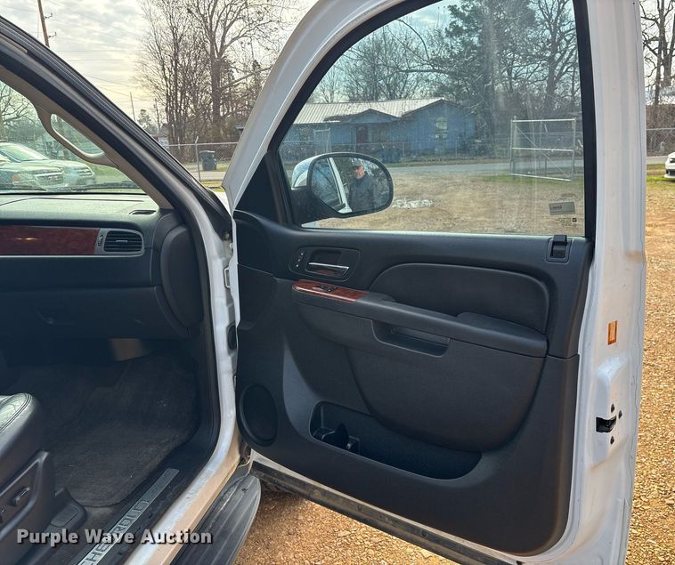 image for item EY9936 2013 Chevrolet Tahoe SUV