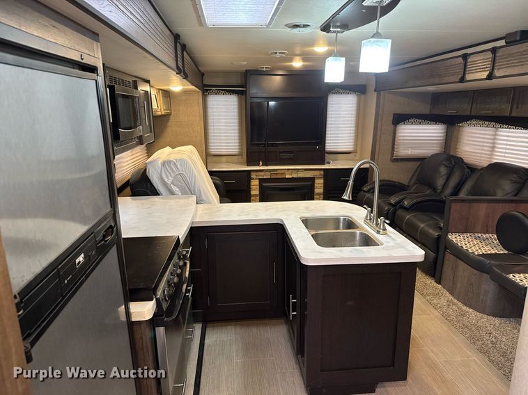 image for item LH9481 2017 Keystone  Kodiak Ultra-Lite camper