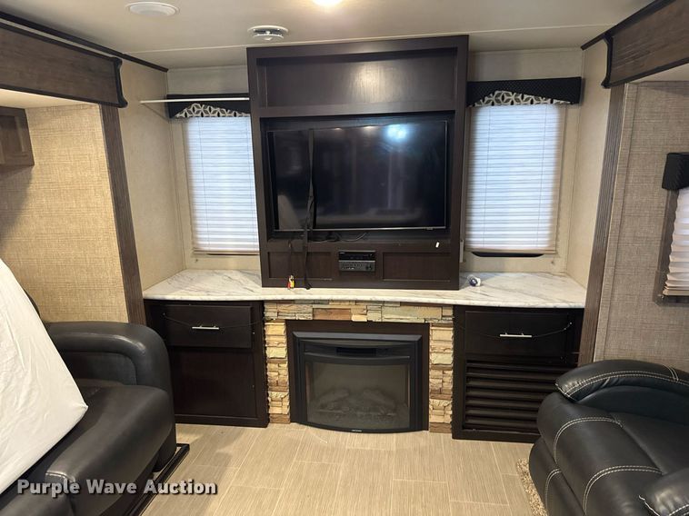 image for item LH9481 2017 Keystone  Kodiak Ultra-Lite camper