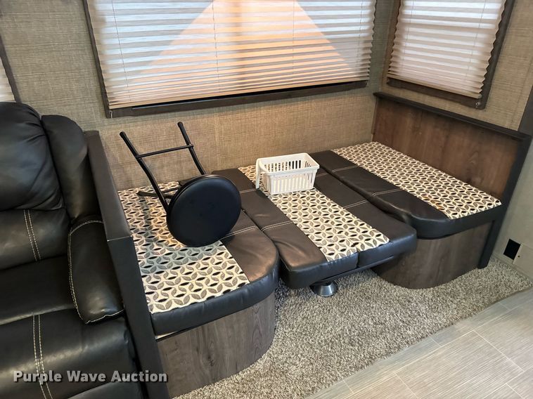 image for item LH9481 2017 Keystone  Kodiak Ultra-Lite camper