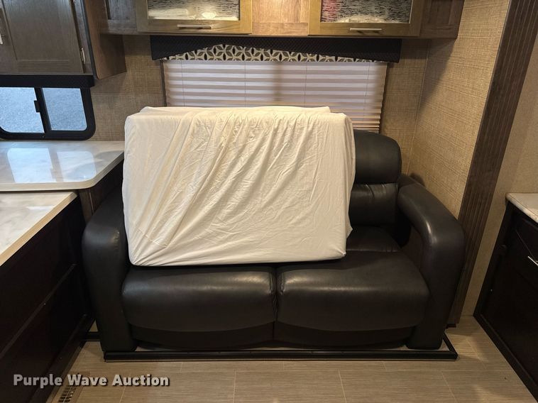 image for item LH9481 2017 Keystone  Kodiak Ultra-Lite camper