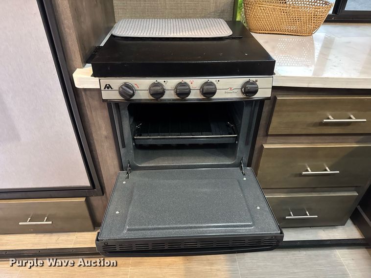 image for item LH9481 2017 Keystone  Kodiak Ultra-Lite camper