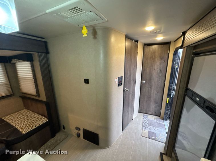 image for item LH9481 2017 Keystone  Kodiak Ultra-Lite camper