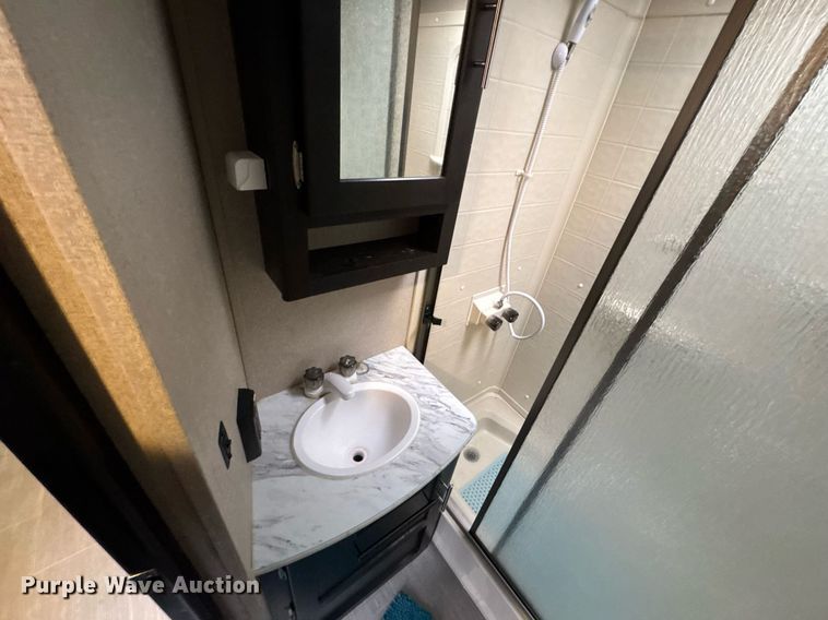 image for item LH9481 2017 Keystone  Kodiak Ultra-Lite camper