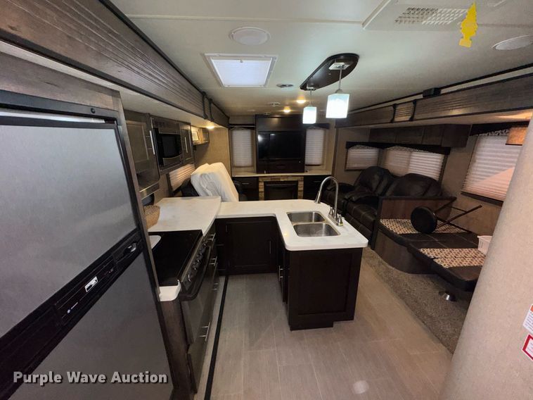 image for item LH9481 2017 Keystone  Kodiak Ultra-Lite camper