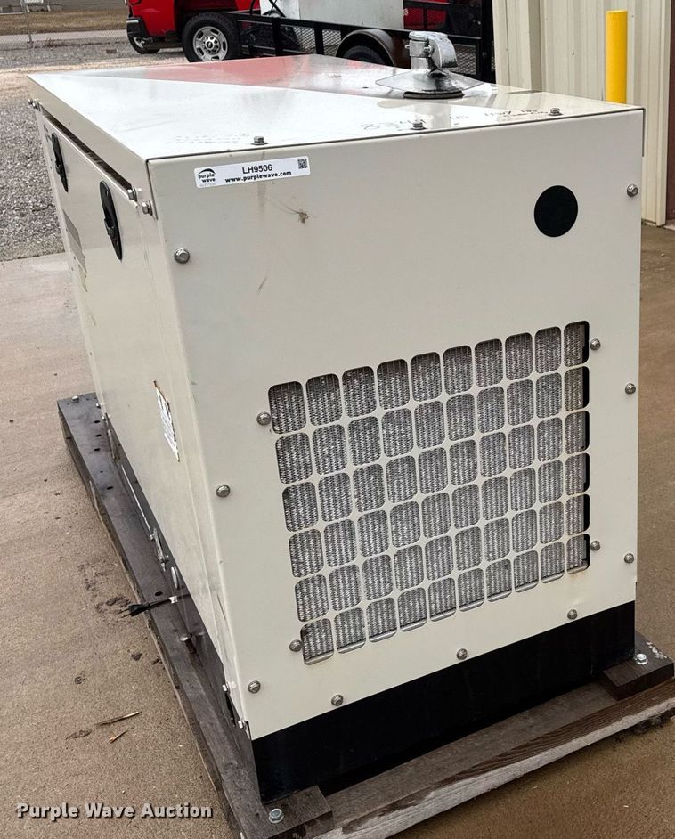 image for item LH9506 2011 Onan GGMB-9061823 generator