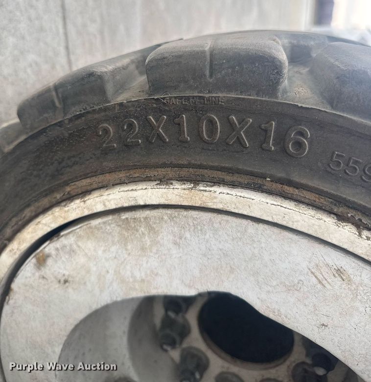 image for item LH9531 2024 Combilift CB6000 multi-directional forklift