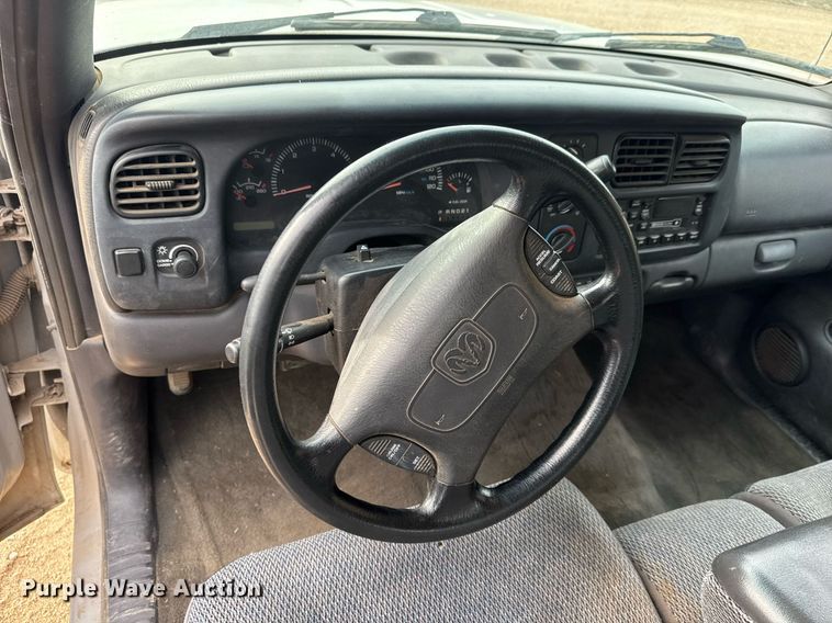 image for item LH9532 1998 Dodge Dakota SLT Club Cab pickup truck