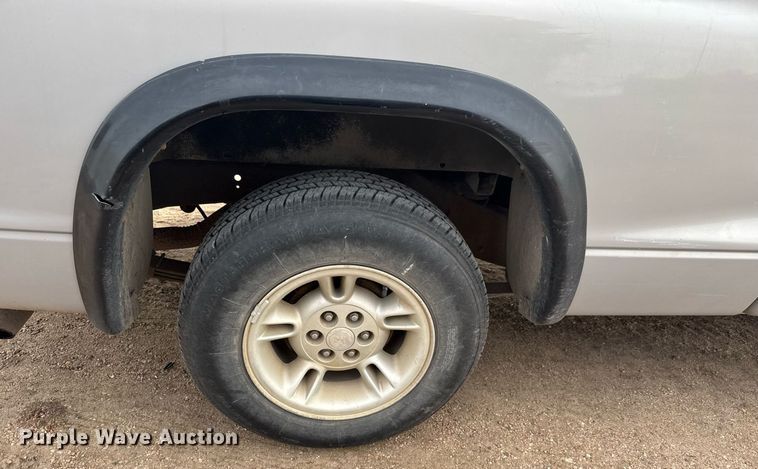 image for item LH9532 1998 Dodge Dakota SLT Club Cab pickup truck