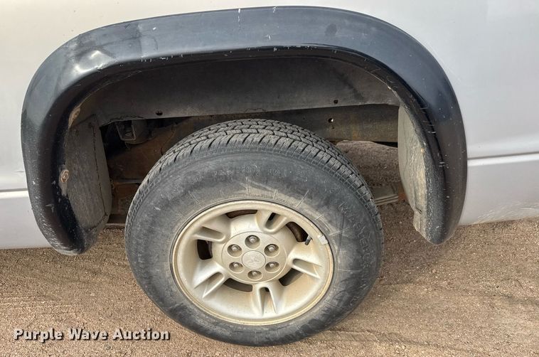 image for item LH9532 1998 Dodge Dakota SLT Club Cab pickup truck